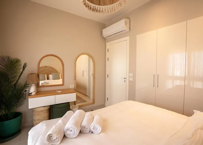 Chic Cyan 4br With Private Pool * Gurdaka
