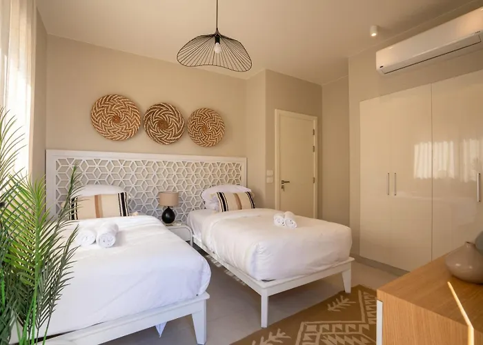 Chic Cyan 4br With Private Pool * Gurdaka