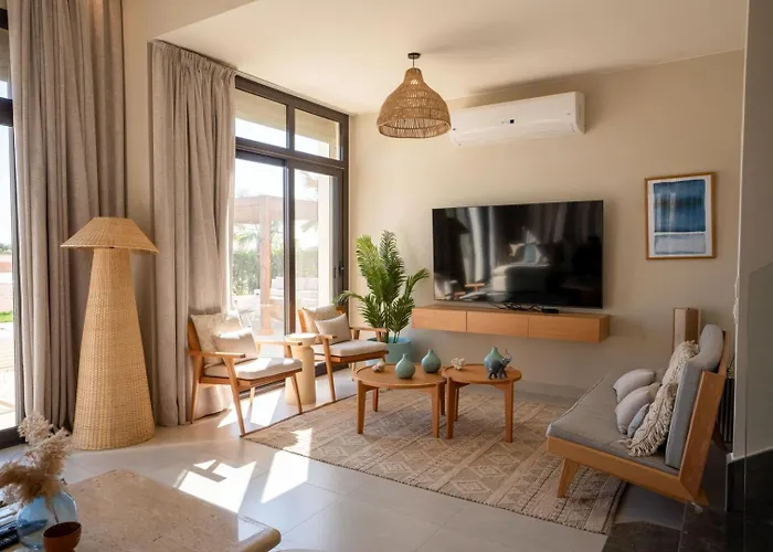 Chic Cyan 4br With Private Pool Villa Gurdaka