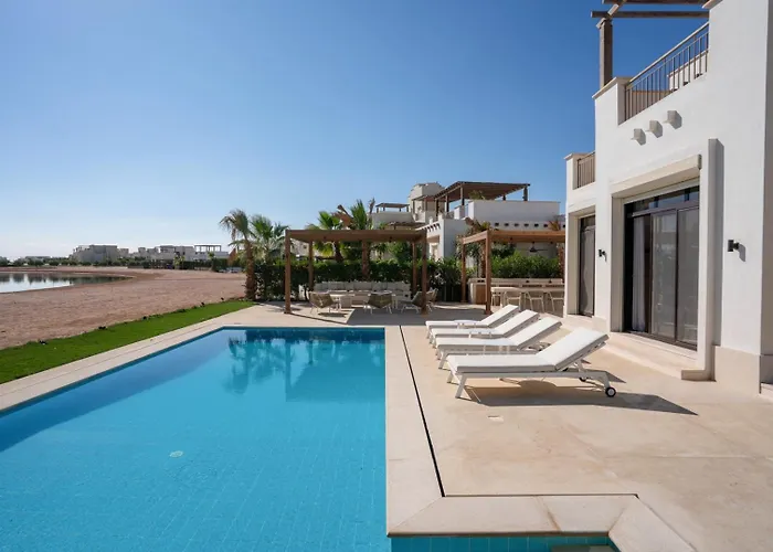 Chic Cyan 4br With Private Pool Villa Hurghada