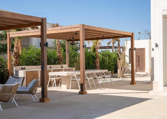 Chic Cyan 4br With Private Pool Villa Gurdaka