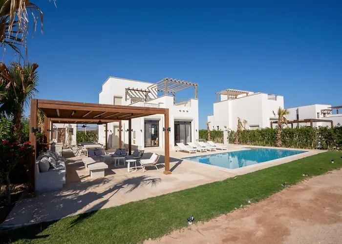 Villa Chic Cyan 4br With Private Pool Gurdaka