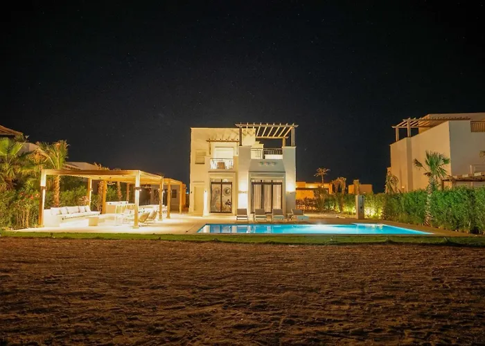 Chic Cyan 4br With Private Pool Villa Gurdaka